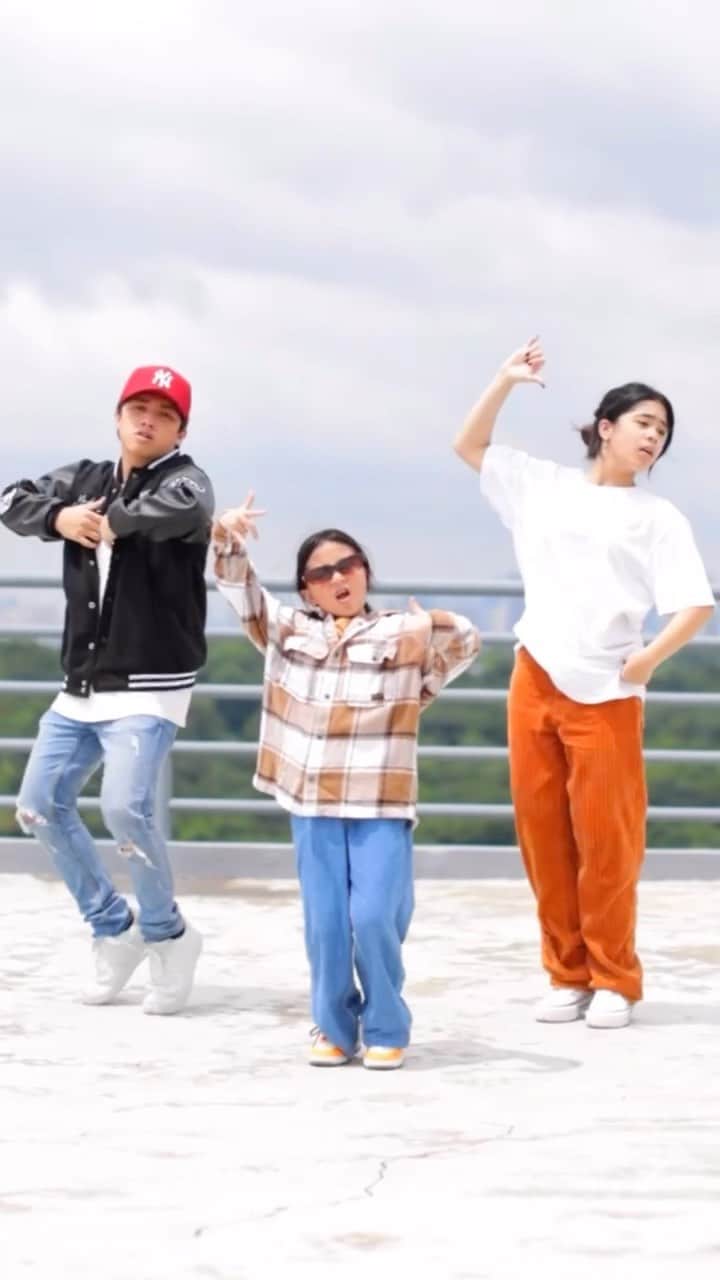 Ranz Kyleのインスタグラム：「lean back 😎」