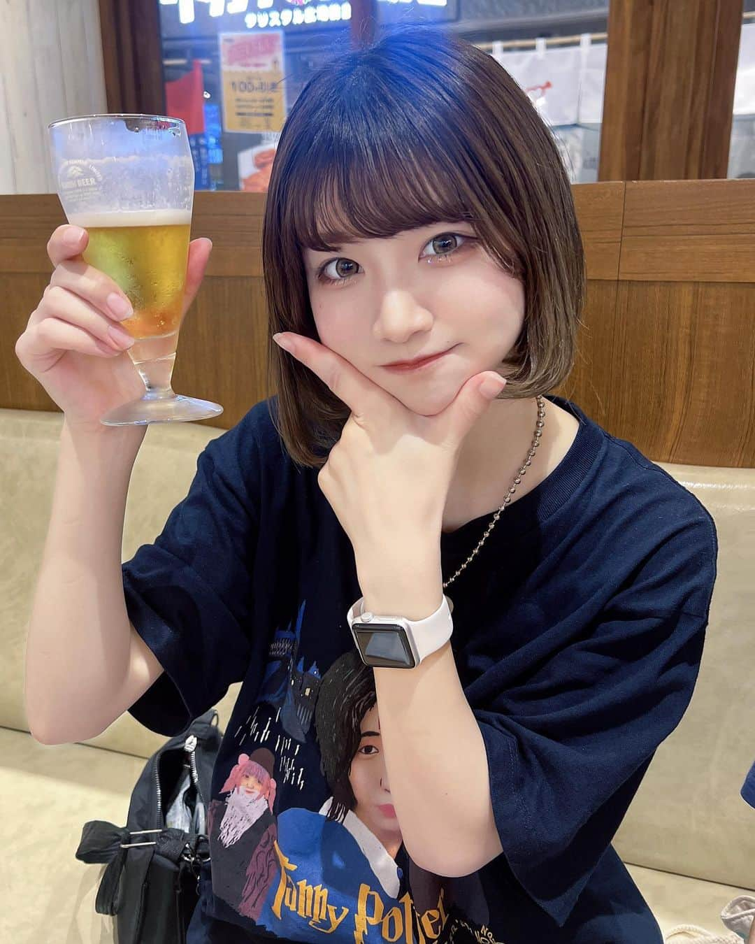 牧乃めいのインスタグラム：「「ビール飲めるようになった記念日だね♡」って彼女が言ってる  #粉我 #japaneseidol #idol #被写体 #被写体モデル  #被写体になります #ファインダー越しの私の世界 #撮影会 #アイドル  #アイドルになりたい #自撮り界隈 #selfie #lfl #サブカル #like4like #いいね返しは絶対 #いいね返し #model #地下アイドル #水色担当 #ootd #おしゃれさんと繋がりたい #ゴテゴテネイル  #ボブ #ミニボブ #좋아요 #맞팔 #hongkong #love」