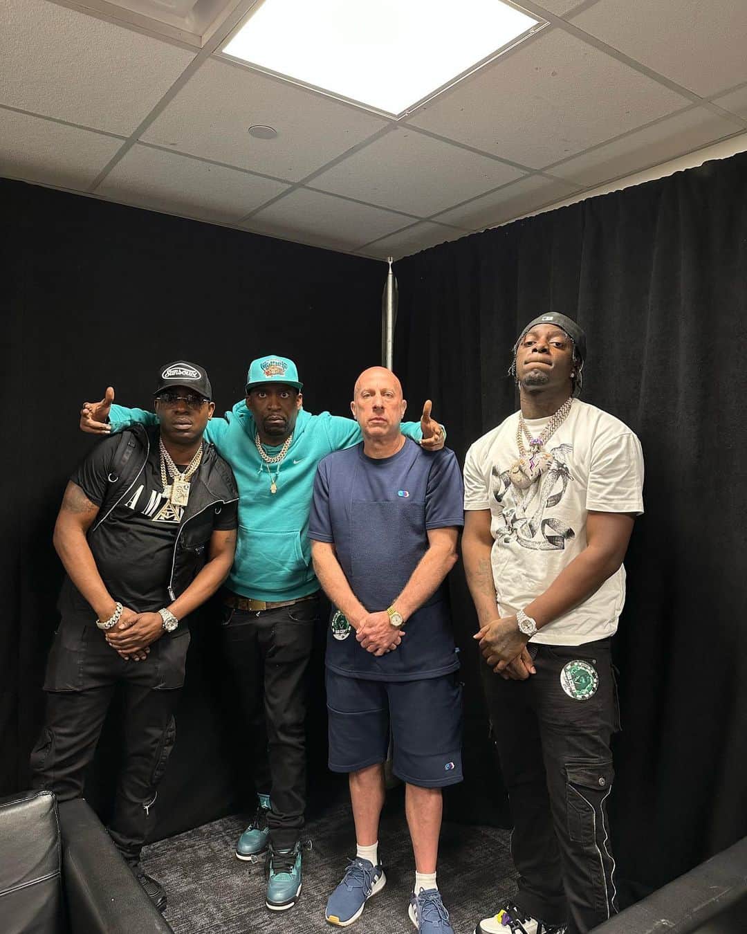 トニー・イエイヨーのインスタグラム：「@_sleepyhallow_ just killed the #barclays @weworking @unclemurda Free @sheff_g Final lap tour .」