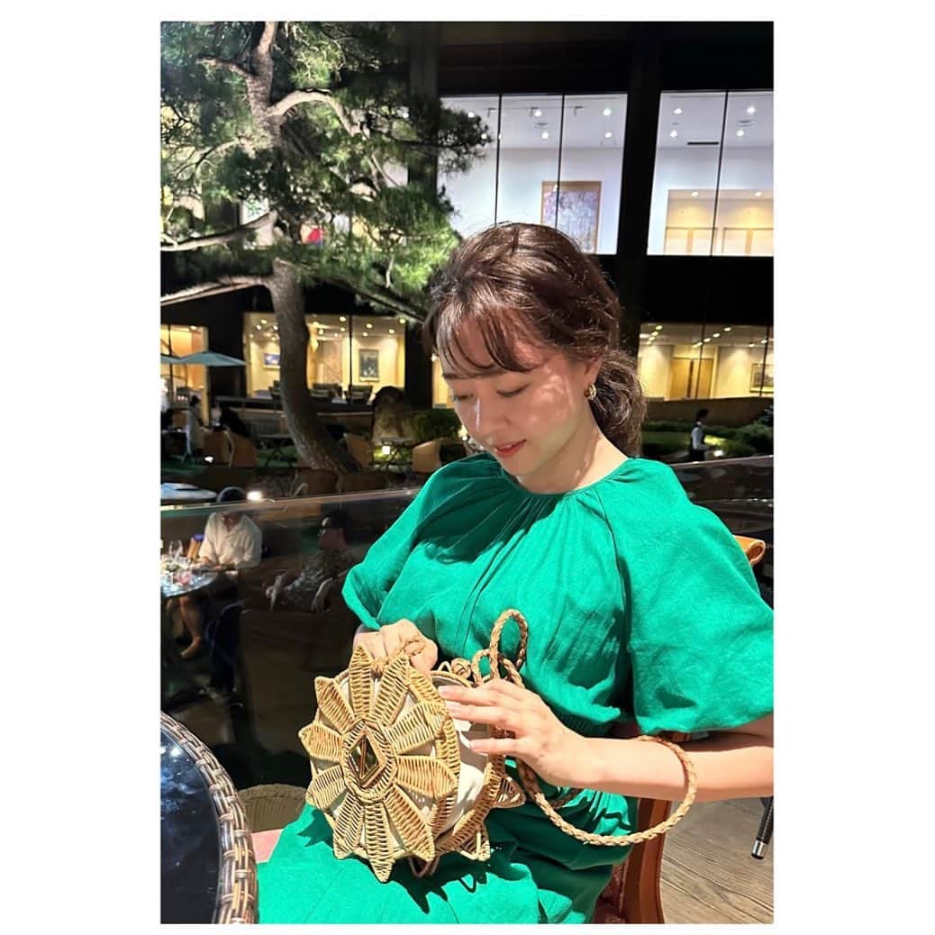 吉竹史のインスタグラム：「一年中かごバッグだいすき🧺♡  最近のお気に入りはこの子♡  #aranaz #aranazbag #かごバッグ」