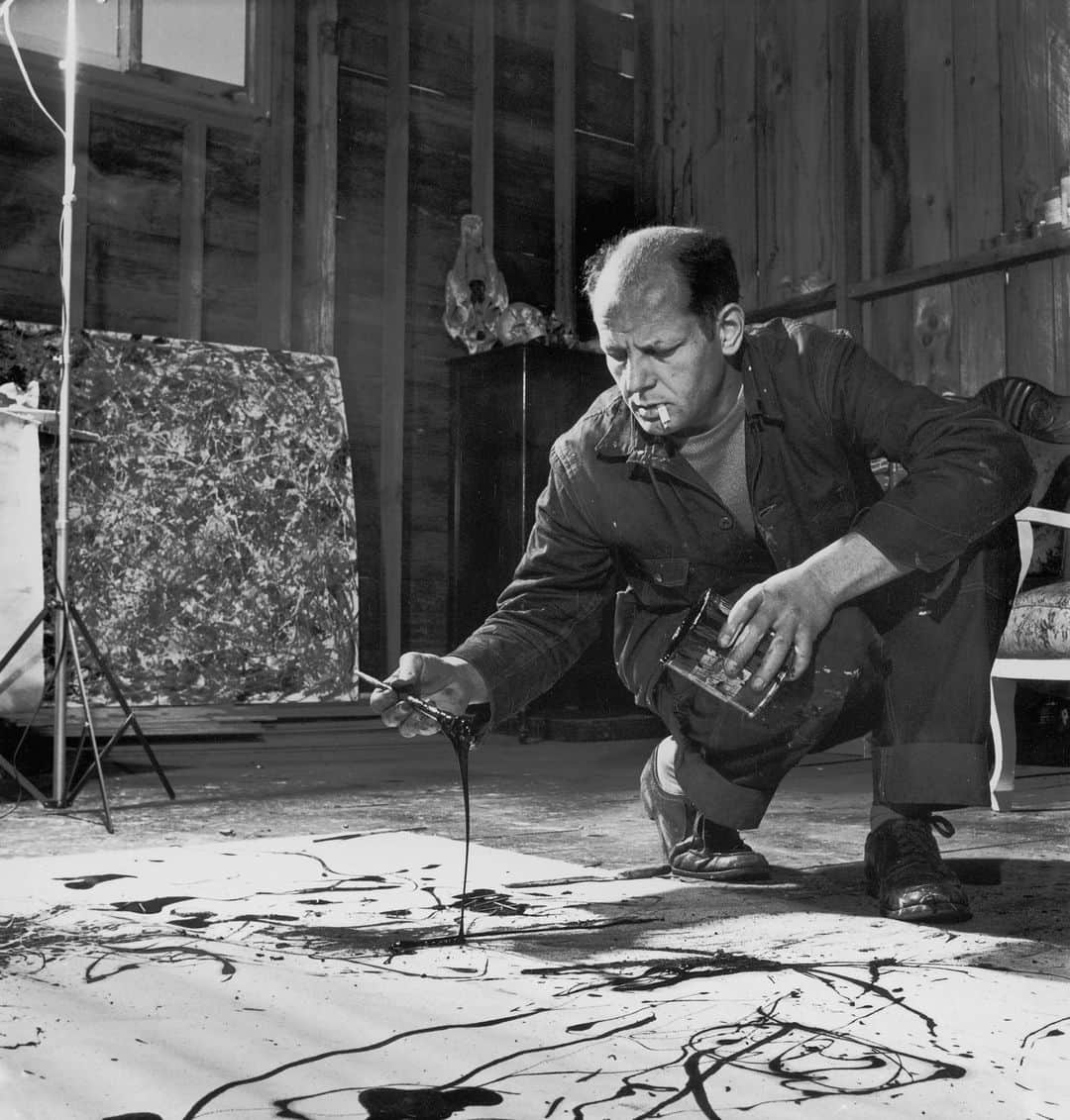 lifeのインスタグラム：「Artist Jackson Pollock passed away on this day in 1956. On the anniversary of his death, we look back at the practitioner of Abstract Expressionism with a photo story from LIFE Photographer Martha Holmes.   Click the link in bio for more!   (📷 Martha Holmes, 1949/LIFE Picture Collection)   #LIFEMagazine #LIFEArchive #JacksonPollock #Anniversary #Artist #AbstractExpressionism #1940s #MarthaHolmes」