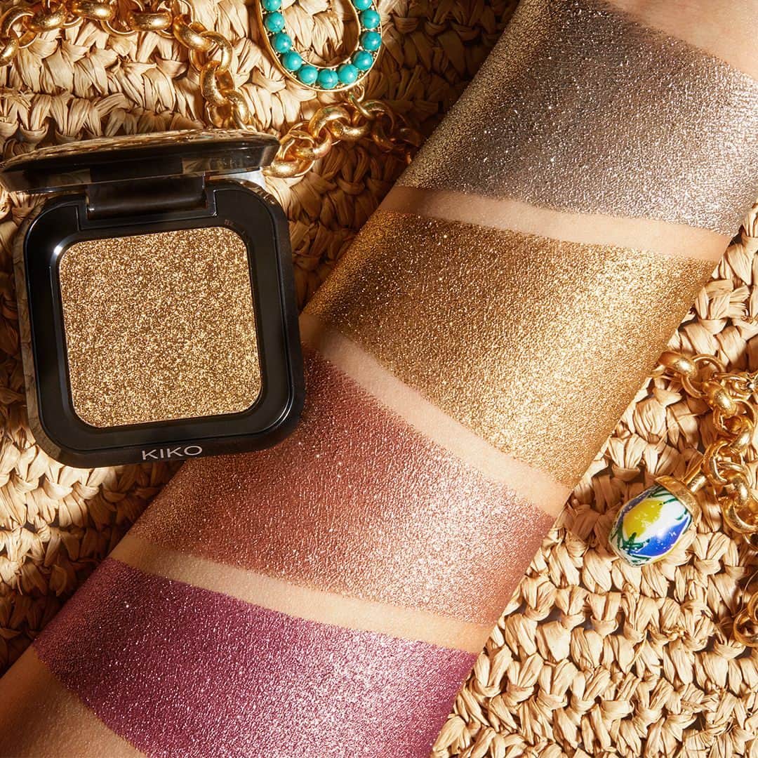 KIKO MILANOさんのインスタグラム写真 - (KIKO MILANOInstagram)「Illuminate your eyes with our highly pigmented glitter eyeshadows 🤩 Silky, long-wear formula for an iconic cosmic #eyelook ✨ Which of these shades are you grabbing first?⁣ ⁣ Glitter Shower Eyeshadows 03, 02, 04, 01」9月10日 4時00分 - kikomilano