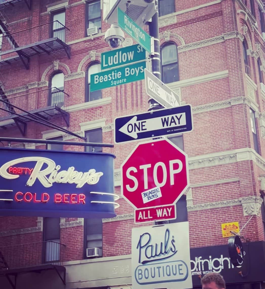ナディア・ダジャニのインスタグラム：「My heart is so full of pride - today was so beautiful! Amazing turnout for an amazing legacy. What a thing for some kids who grew up in NYC #BeastieBoys #beastieboyssquare」