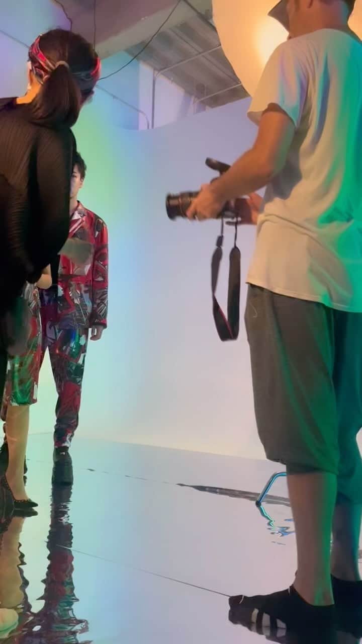 松隈ケンタのインスタグラム：「I'm taking amazing photos surrounded by professionals.」