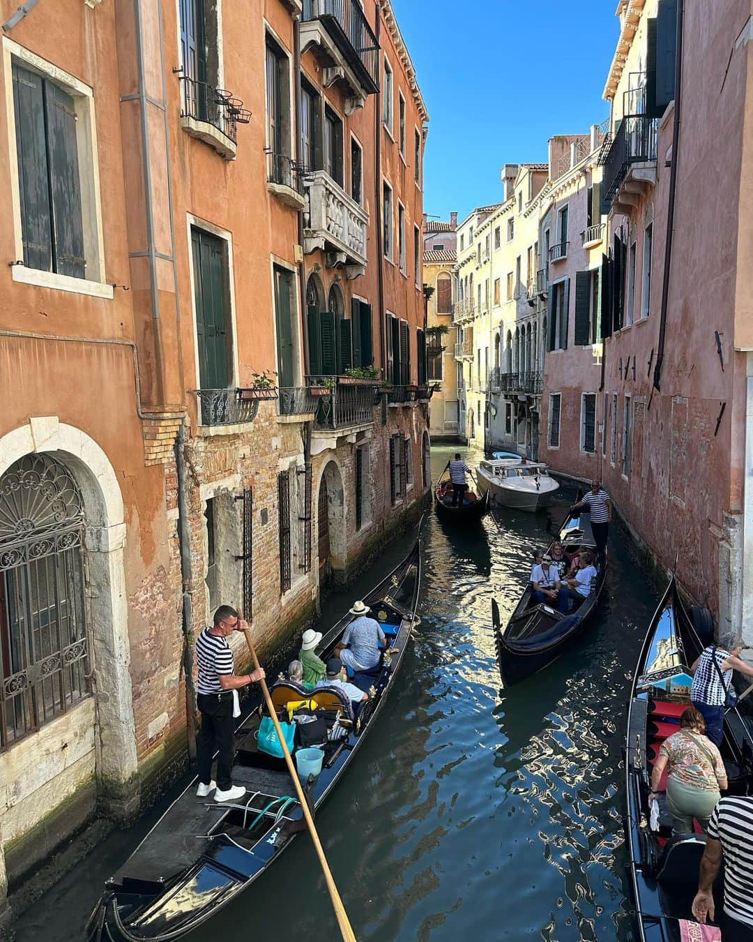 ライス・リベイロさんのインスタグラム写真 - (ライス・リベイロInstagram)「2 days in Venice for a beautiful wedding @iamfernandamarques @jackguidolin ❤️ Congratulations on an amazing night 👸🏾 Você merece o mundo amiga🥹」9月10日 4時20分 - laisribeiro