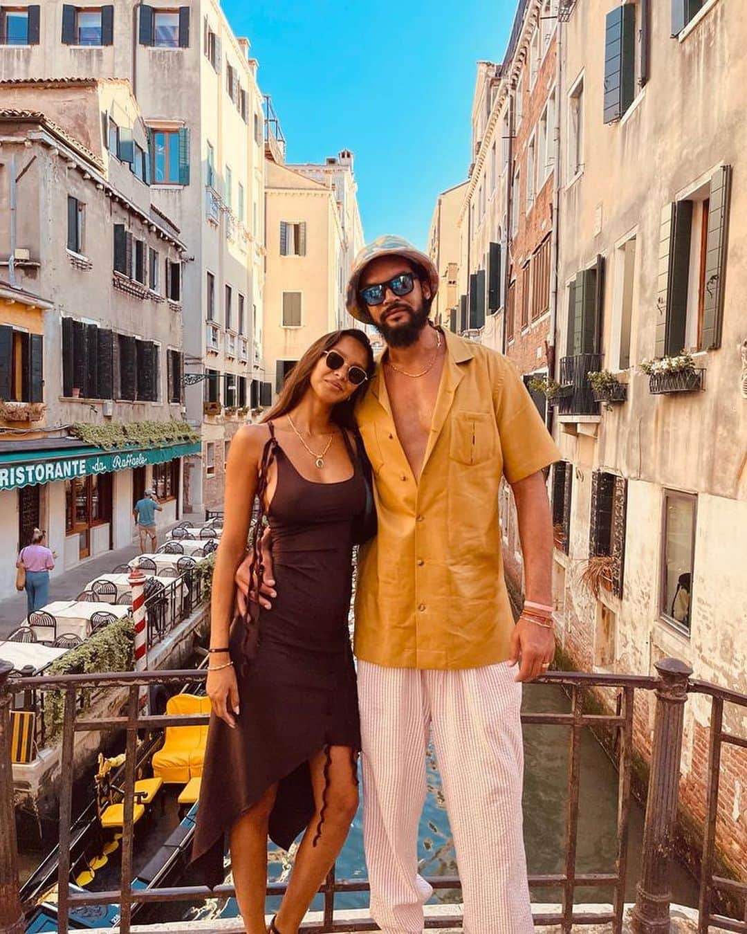 ライス・リベイロのインスタグラム：「2 days in Venice for a beautiful wedding @iamfernandamarques @jackguidolin ❤️ Congratulations on an amazing night 👸🏾 Você merece o mundo amiga🥹」
