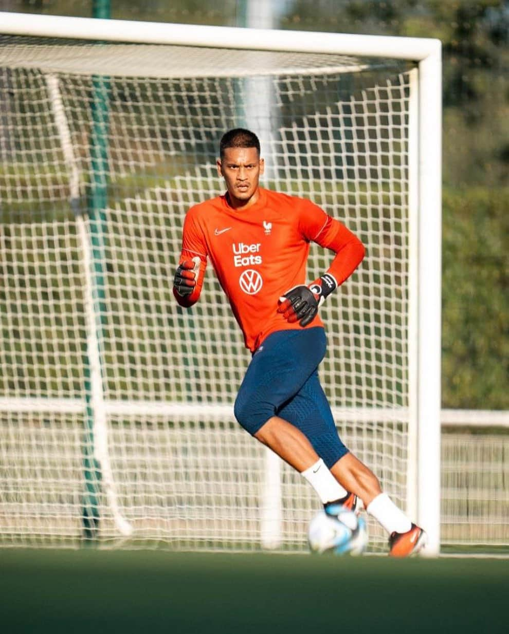 アルフォンス・アレオラのインスタグラム：「☀️️🇫🇷 @equipedefrance #FiersdetreBleus #AA23」