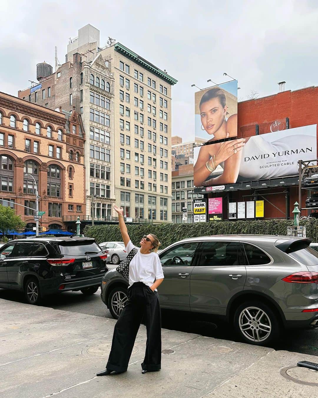 ソフィア・リッチーのインスタグラム：「Dreaming in soho @davidyurman」