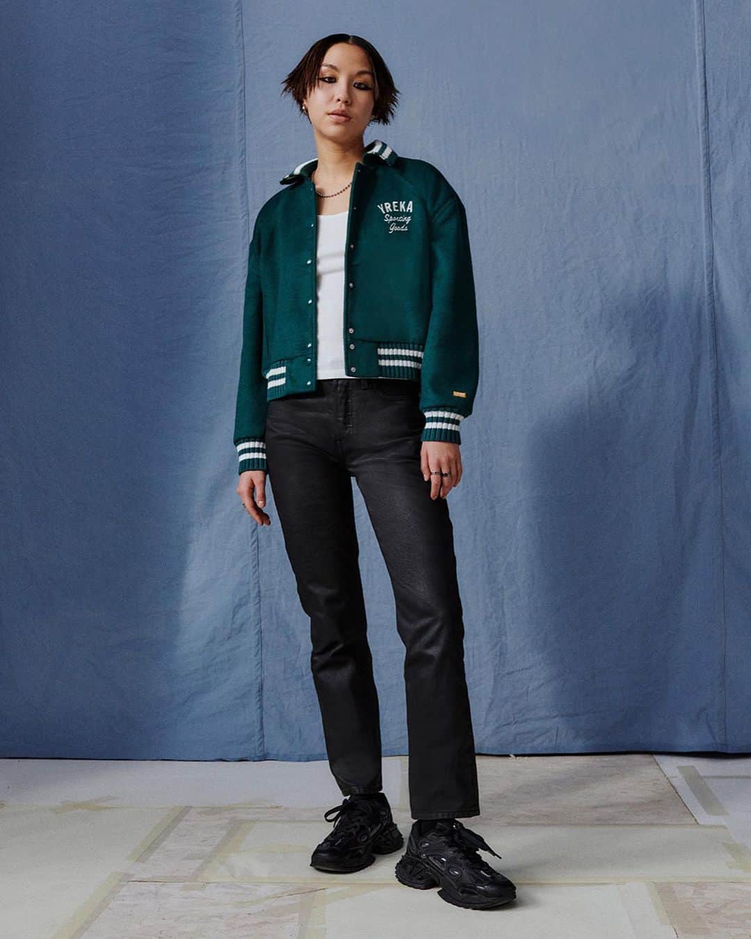 Levi’sさんのインスタグラム写真 - (Levi’sInstagram)「New wax-coated 501® Originals—for a versatile, lived-in look and a shine that stands out. Hit our stories or the link in bio to shop. #150YearsOf501」9月10日 4時37分 - levis