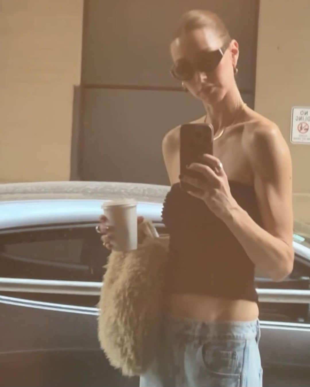 ホイットニー・ポートのインスタグラム：「🖤 @tibi girl 4ever」