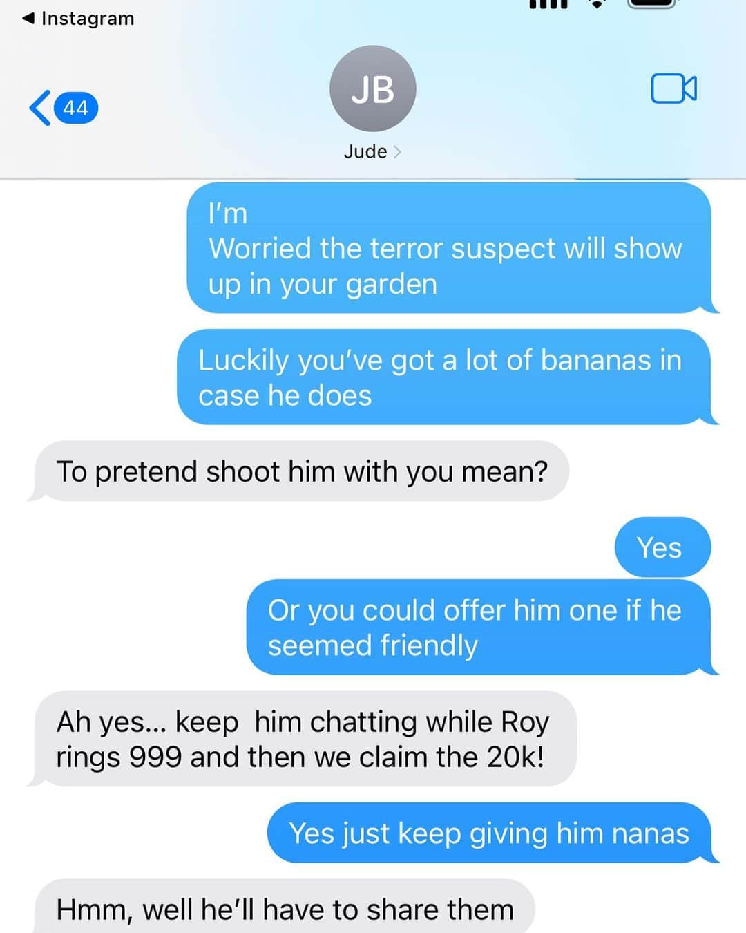 ケイト・ベッキンセイルのインスタグラム：「Chiswick was ready 🍌」