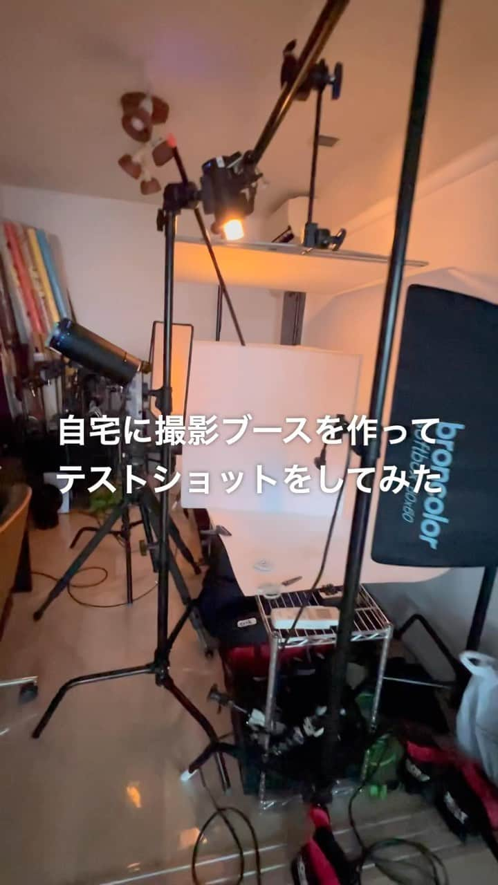 Ryuto Kurokawaのインスタグラム：「書斎に撮影ブースを作ってテストショットしてみた  ブツ撮り案件のご相談にも柔軟にご対応できるようになりましたので、DMまたはメールにてお気軽にご連絡くださいませ！  #vancleefarpels #stilllife #fujifilm #xh2 #broncolor  #follow #IGersJP #followme #instafashion #東京カメラ部 #team_jp_ #colors #kawaii #harajuku #shibuya #art  #fubiz #photo #photograph #photography #photographer #beautyphotography #portraits #fashion #写真家 #フォトグラファー #プロカメラマン #カメラマン」