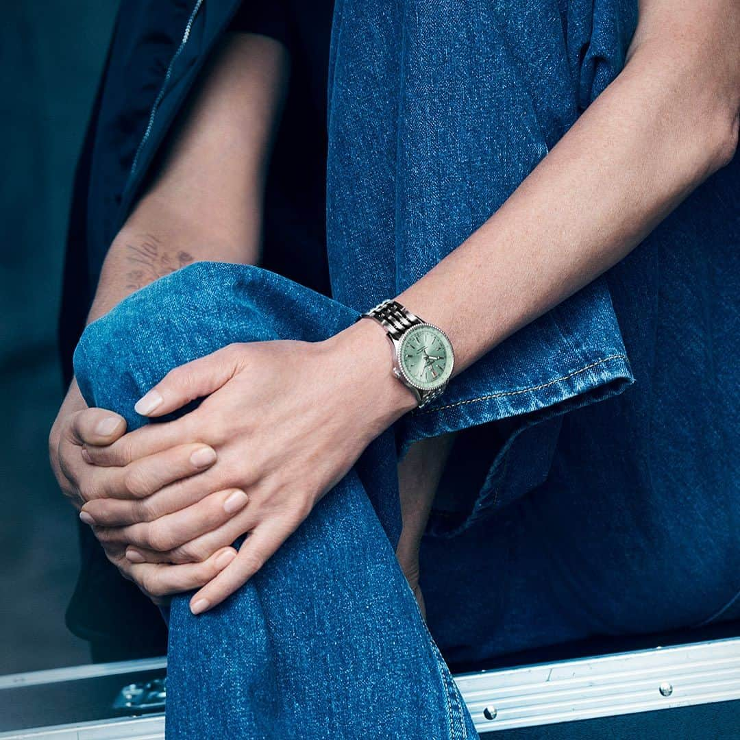 ブライトリングさんのインスタグラム写真 - (ブライトリングInstagram)「Charlize Theron’s Navitimer of choice is a mint green 36 mm dial combined with our stainless steel seven-row bracelet. And yours?    #breitling  #forthejourney #navitimer  #luxury #swissmade #watches #womenswatch #charlizetheron」9月9日 20時22分 - breitling