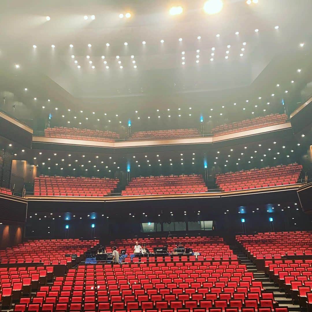 黒沢薫のインスタグラム：「#ヒアナウ#八王子#finished #enjoyed #ゴスペラーズ坂ツアー2023 #lovelife #instaview #instagood #jcomホール八王子 #ネタバレにはご配慮ください #満員御礼」