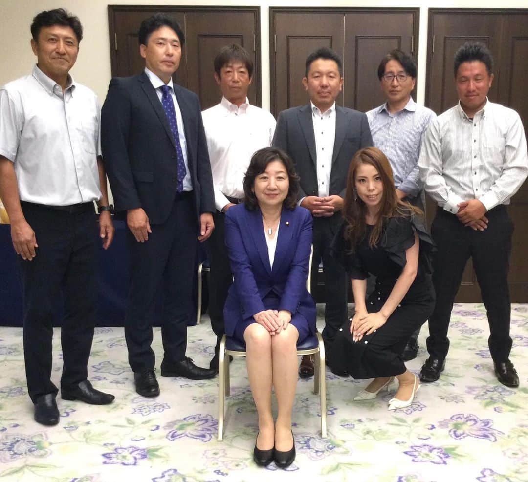 野田聖子さんのインスタグラム写真 - (野田聖子Instagram)「〜女性初の内閣総理大臣誕生を目指して〜結成をして頂きました『聖優会』の幹部の皆様と会合をさせて頂きました。 これからも、よろしくお願い致します。  #野田聖子」9月9日 20時29分 - seiko.noda