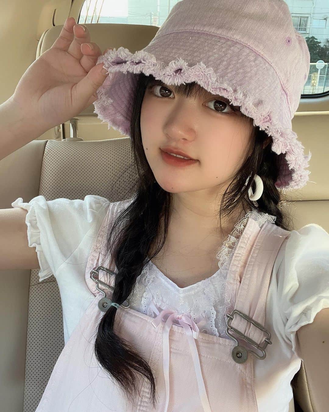 高梨ねねのインスタグラム：「お気に入りの帽子♡   #高梨ねね  #タレント  #アイドル  #モデル」