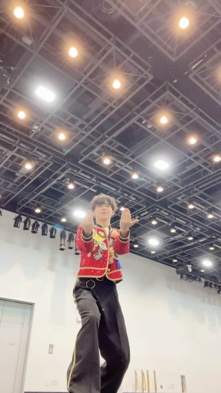 のインスタグラム：「🐱🐧#enhypen  #biteme_jp  #07  #fyp」
