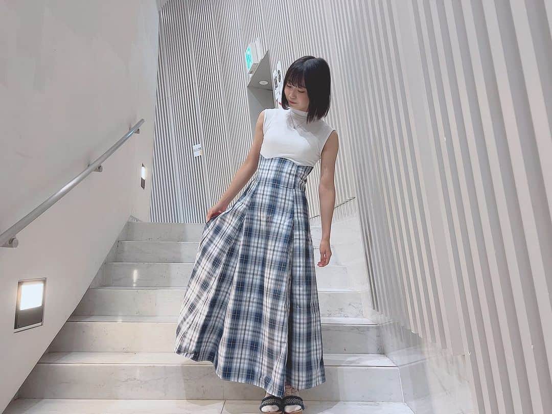 中坂美祐のインスタグラム：「🤍💎  おとなかさかでした♡  #ノースリーブワンピース #ワンピース #ワンピースコーデ #夏服 #サンダル #ボブ #jk #夏」