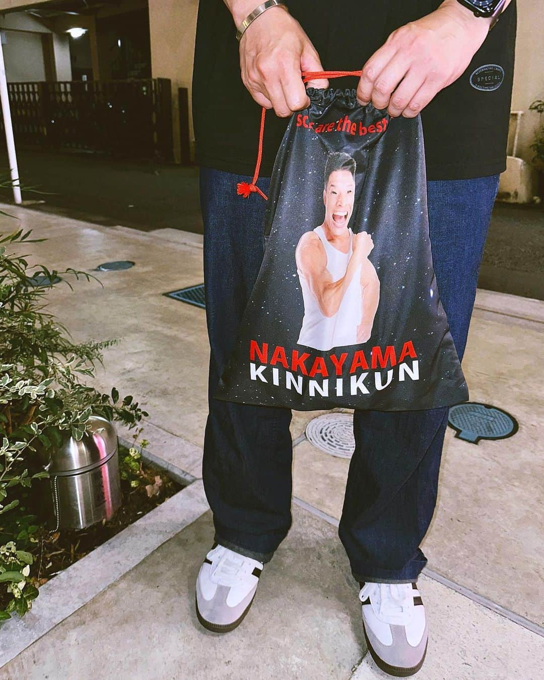 大川竜弥さんのインスタグラム写真 - (大川竜弥Instagram)「本日のバック👜 パワー  #bag @nakayama_kinnikun  #jeans #ronherman #sneakers #adidas #adidassamba」9月9日 20時42分 - ryumagazine