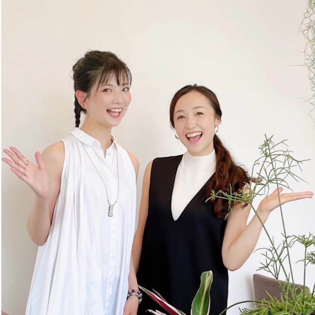 美蘭レンナのインスタグラム：「. . . たんちゃんっっ💛💛💛  先日たんちゃんに会いました😍💕 ちょこちょこ会ってたんだけど、 ゆっくりお話するのは久しぶり🥰  たんちゃんて本当に可愛いを通り越して、 天使だよなあって改めて実感👼✨(伝われこの語彙力ｯｯw) .  穏やかだけど、しっかりしてて、言葉に深みがあって。 レオタードのデザインも手掛けている "デザイナーたんちゃん" 色々相談乗ってもらって、 頑張るパワーもらえました♡♡ やっぱり天使だ👼  また会う約束したし、楽しみ🥰💕 . . . #宝塚#同期#95期#月組#花組 #関西民#弾丸トーク#お料理#カフェ#ランチ」