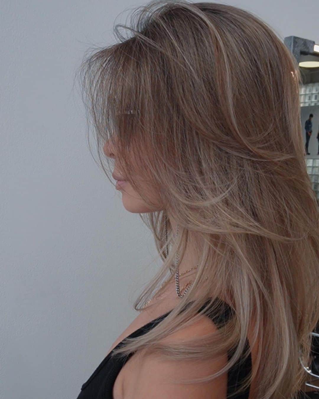 神能裕貴のインスタグラム：「Butterfly hair🦋＆High beach color🆕  #butterflyhair #butterflyhairclips  #butterflycut #layeredcut」