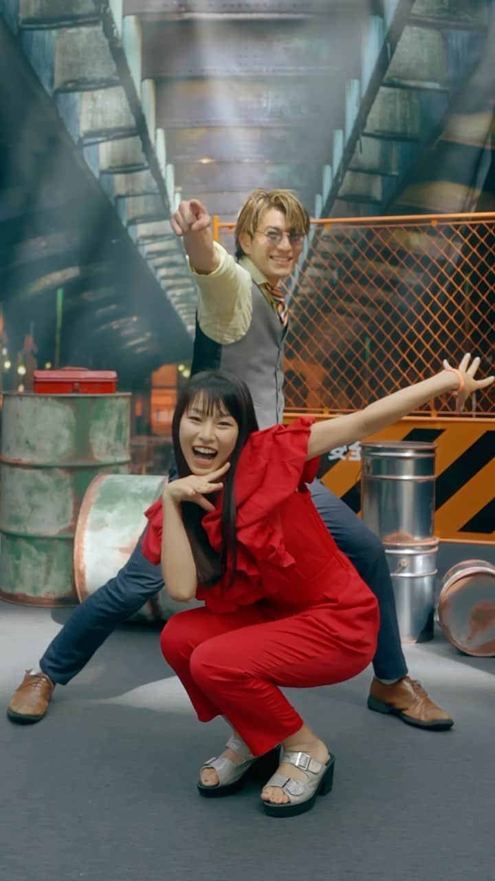 のインスタグラム：「#Gadar2 Lcok style ,Main Nikla Gaddi Leke.  🕺@kaketaku.japan 💃@hiyori_lock  collaboration ✨   We choreographed together.✌️  🎵 @zeemusiccompany  🫅@ameeshapatel9 @iutkarsharma @iamsunnydeol  @uditnarayanmusic @adityanarayanofficial @mithoon11   #mainniklagaddileke」