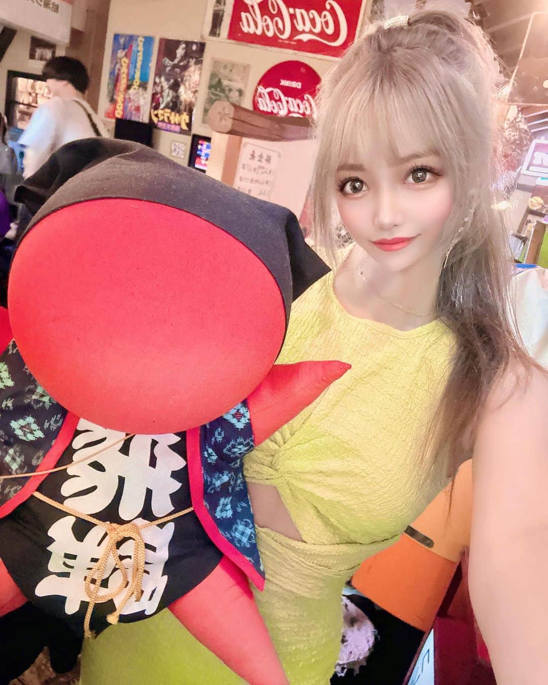 でいじーのインスタグラム：「さるぼぼ   #さるぼぼ#縁起物 #飛騨弁で赤ちゃんをぼぼと言う #猿の赤ちゃん#飛騨#飛騨高山#レトロミュージアム#レトロ#きゃばくら#キャバ嬢#歌舞伎町#ラウンジ#スナック#ガルバ#ホスト#バー#アイドル#新宿#東京#ナイトスポット#セルカ#instadaily#me#水商売#ギャル#旅行#バスツアー#バス旅#岐阜#岐阜観光」