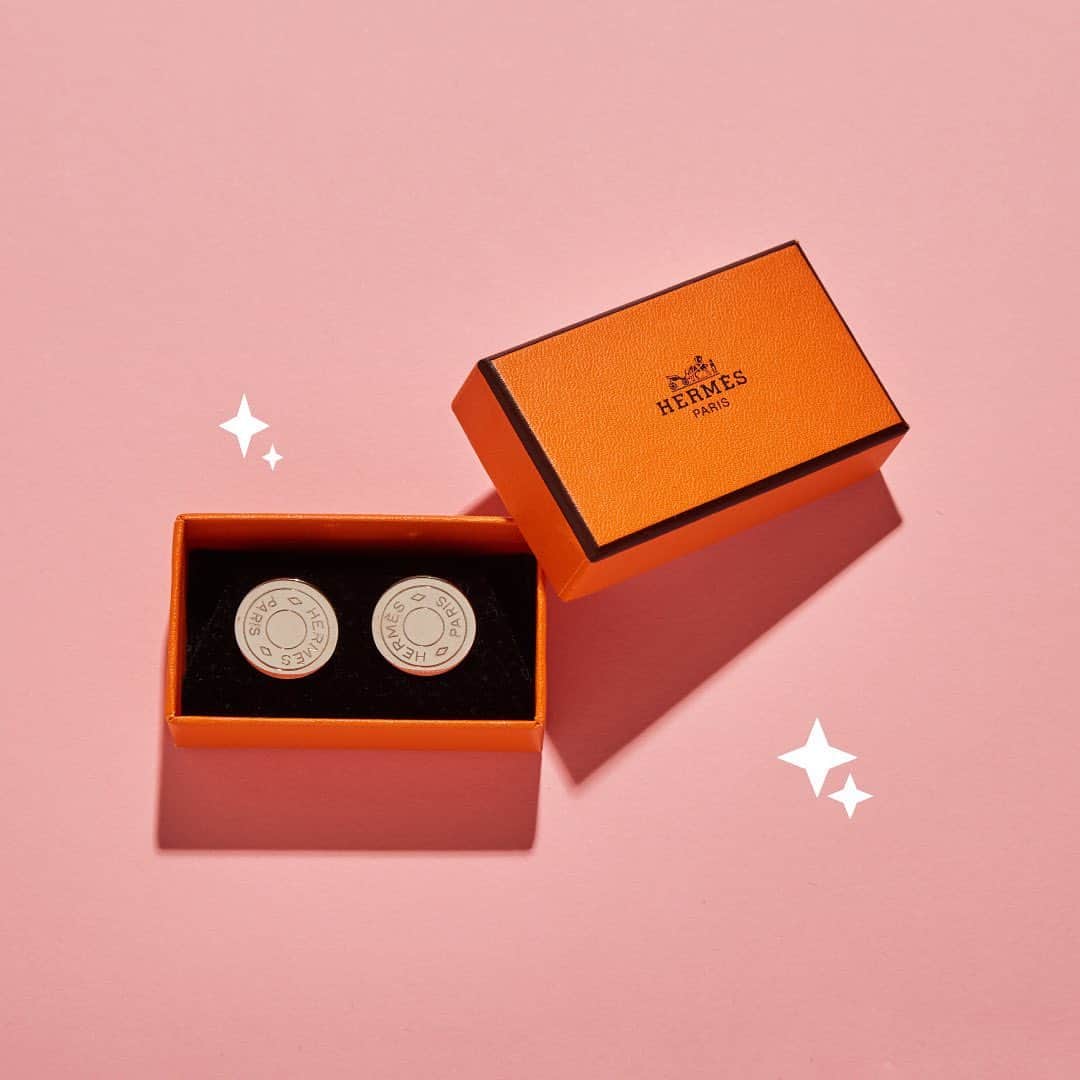 のインスタグラム：「USAGI Vintageに新作が大量入荷✨✨  CELINEやCHANEL、Yves Saint Laurentの ヴィンテージバッグ・スカーフ・イヤリング…💎  ヴィンテージアイテムとの運命の出会いはすぐそこに♡  #usagionline  #usagivintage #vintage  #hermes  #celine」