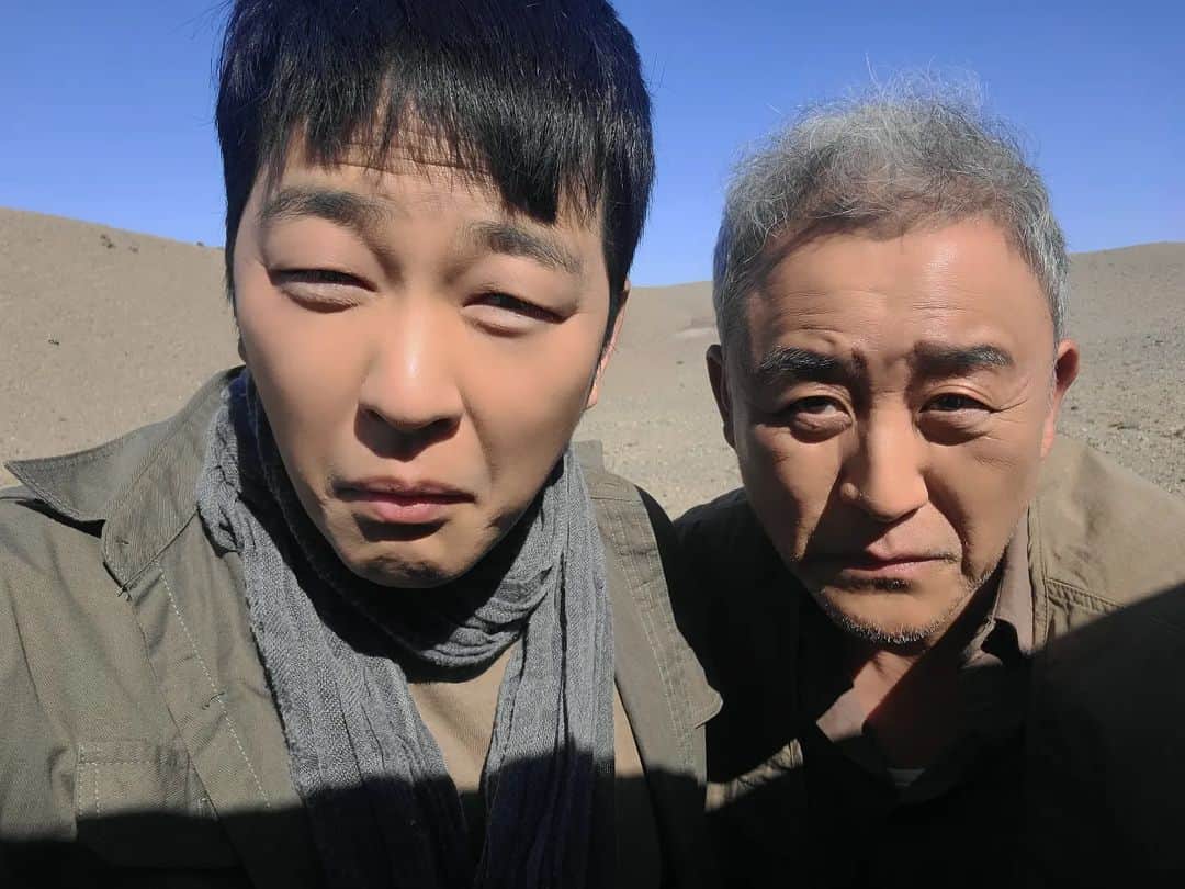 パク・クァンヒョンのインスタグラム：「형님 저를 잘 따라 오시라요^^ . 우리의 얼굴도 옛날 같지 않구만요... #몽골 #남으로가는길 #박광현 #최준용」