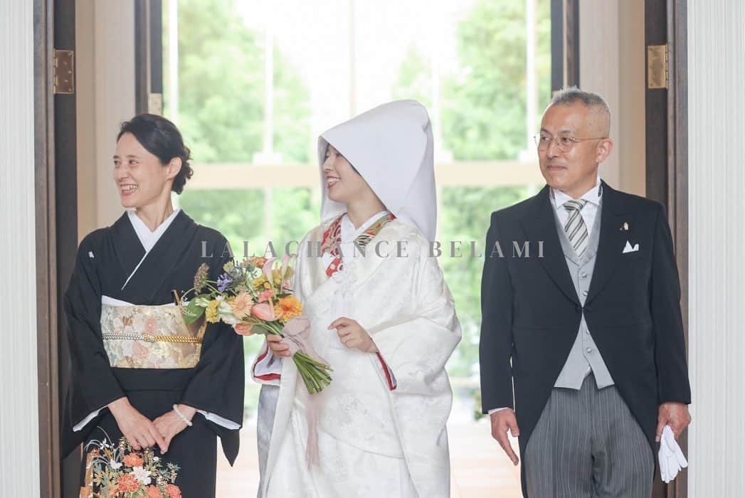 福井結婚式 福井結婚式場さんのインスタグラム写真 - (福井結婚式 福井結婚式場Instagram)「.  「つなぐ」  1秒1秒がかけがえのない宝物。  強い決意を持って、さまざまな感情が交差する大切な5分間です。  #ファミリーミート  #ララシャンス  #lalachance  #福井結婚式場  #挙式 #チャペル挙式  #人前式  #結婚証明書  #挙式レポ  #和装  #和装前撮り  #和装ヘア  #和装結婚式  #和装婚」9月9日 20時51分 - lalachance_belami_fukui