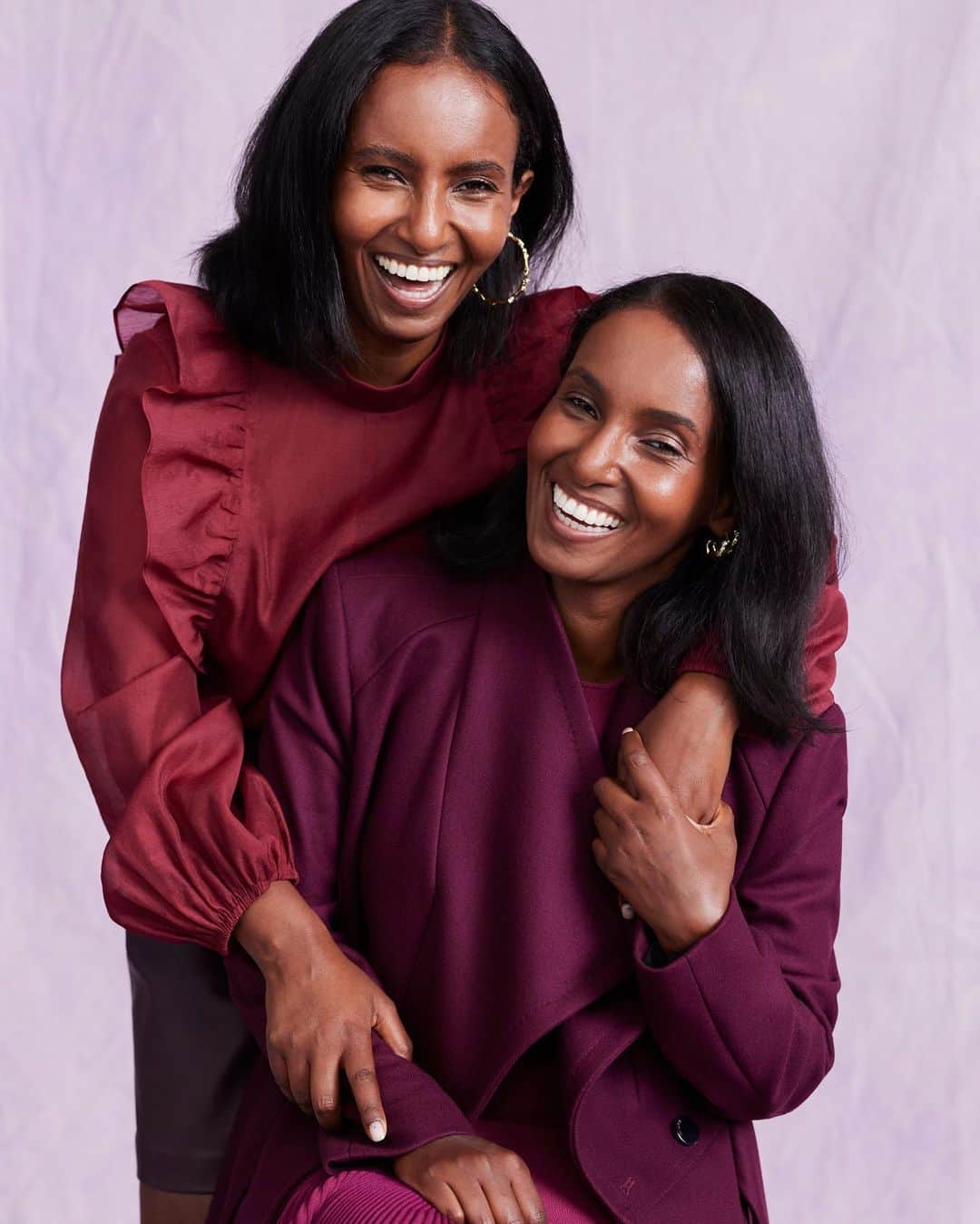 Ted Bakerのインスタグラム：「Hermon and Heroda (@being__her) forged their own path in an industry where they felt like they weren't welcome. Since losing their hearing at the age of seven, the pair have strived to create a platform that drives awareness towards diversity and disabilities.  #TedBaker #BusinessUnusual #CoffeeBreaks」