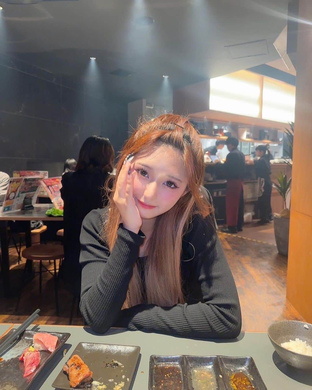 横田未来さんのインスタグラム写真 - (横田未来Instagram)「無事21歳になれました❤️ そして祝ってくれた皆んなありがとう😢 素敵な女性になれるようにがんばります  そして21歳最初は焼肉🍖最高」9月9日 20時55分 - mirai_yokoda