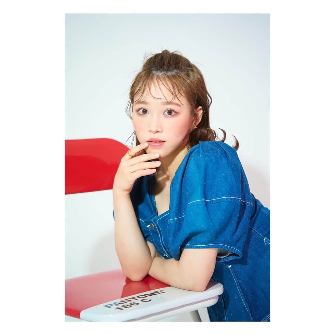 のインスタグラム：「髪色明るいときのお写真🍎  この日はアクセサリーをゴールドで合わせました😚  リングは @bele.japan さん💍 敏感肌にも優しくて、シンプルなデザインも大好きなの🫶🏻✨  📷▷ @natsuki.film さん 💄▷ @mixi__made_from_udon さん」