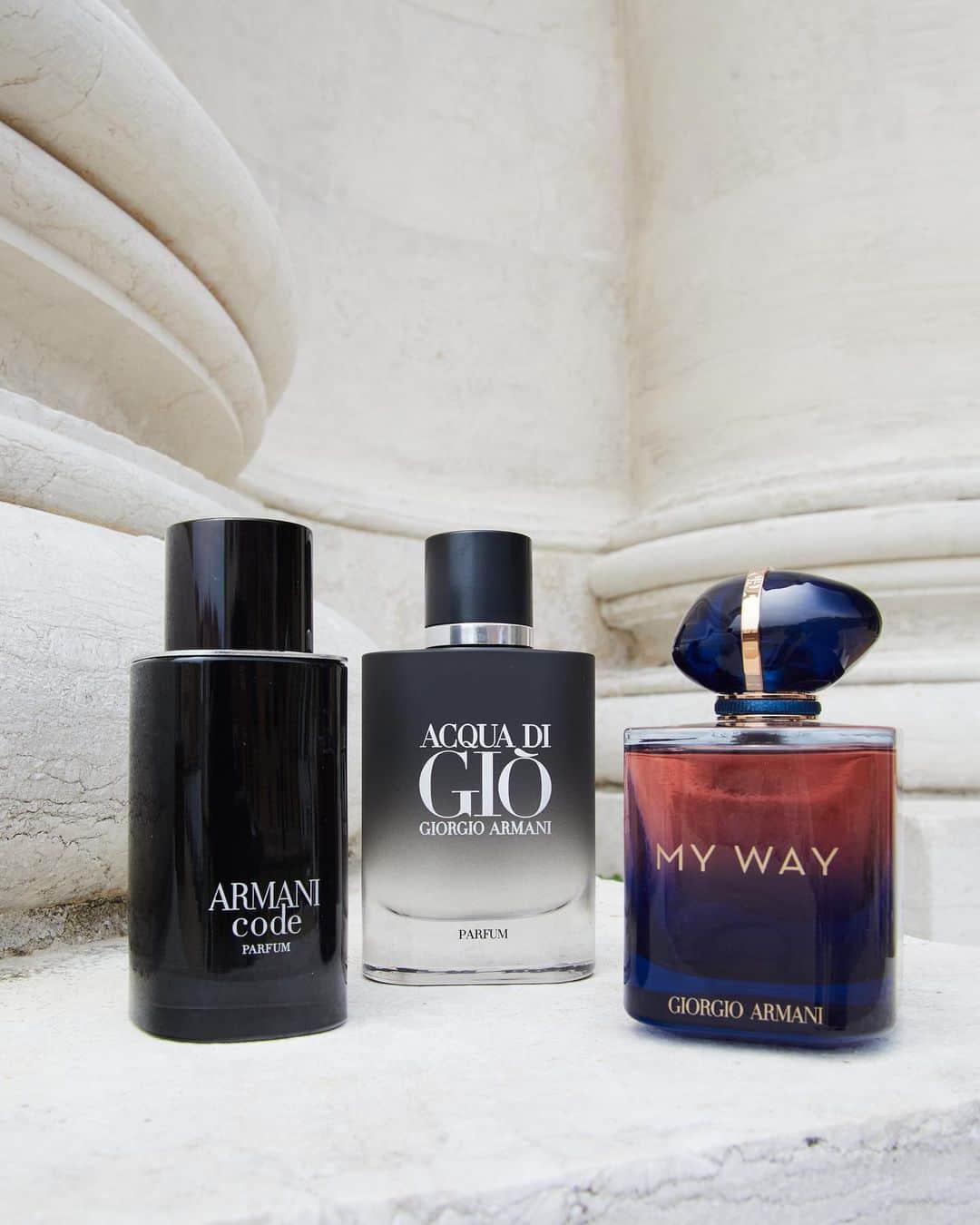 Armani Beautyさんのインスタグラム写真 - (Armani BeautyInstagram)「Irresistible aromas. From the woody aromatic blend of ARMANI CODE PARFUM, to the aquatic notes of ACQUA DI GIÒ PARFUM and the floral fragrance of MY WAY PARFUM, there's a timeless scent for every occasion.  #Armanibeauty #BiennaleCinema2023 #Venezia80 #ArmaniCode #AcquaDiGio #MyWay #Fragrance」9月9日 21時00分 - armanibeauty