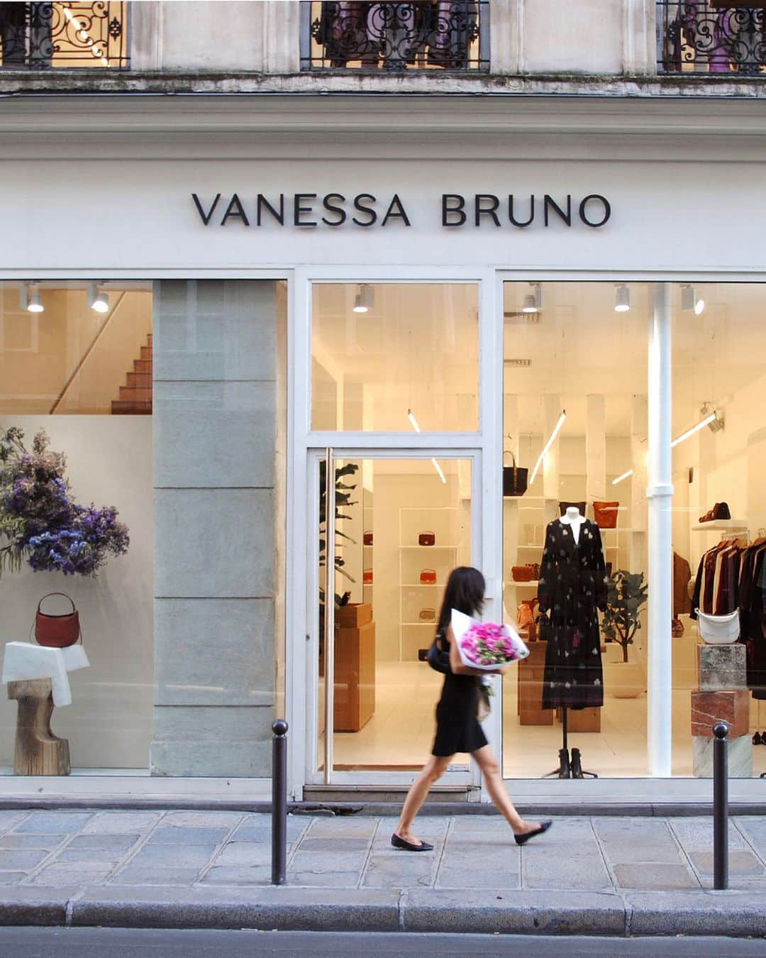 バネッサ・ブリューノのインスタグラム：「Store Reopening |  25 Rue Saint Sulpice  Rediscover our historic store in the heart of Saint Germain, restored and renovated with modern and chic accents.    #vanessabruno」