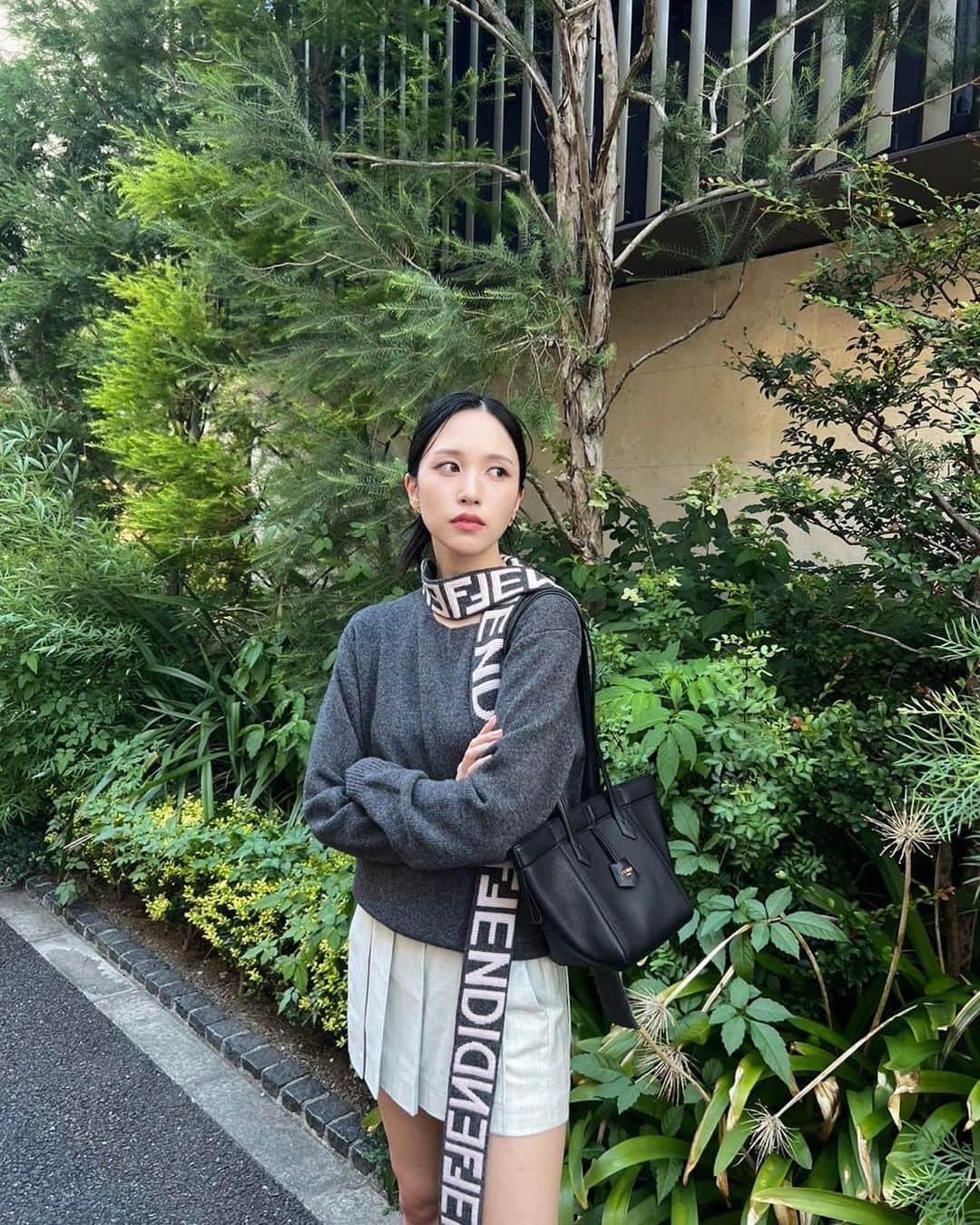 みなさんのインスタグラム写真 - (みなInstagram)「2つのシルエットに変化するFENDI Origami  新しくてとても素敵です🖤  @fendi  #FendiFW23 #PR #japan」9月9日 21時23分 - mina_sr_my