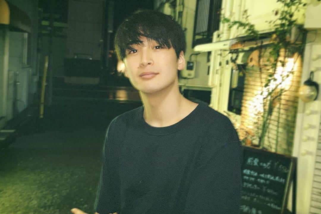 のインスタグラム：「久々の黒髪〜！！ 嬉しい〜！！！」