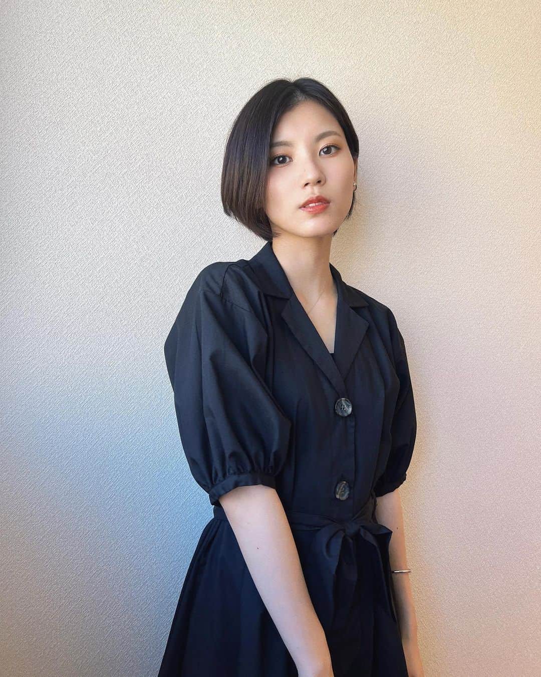 小林玲のインスタグラム：「🐈‍⬛✨ ⁡ ⁡ ⁡#ワンピース #dress」
