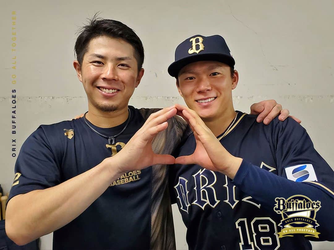 オリックス・バファローズさんのインスタグラム写真 - (オリックス・バファローズInstagram)「#山本由伸 #2年連続ノーヒットノーラン #若月健矢 #ナイスリード #0 #🥰 #zozoマリンスタジアム  #Bs2023 #buffaloes #baseball #ORIX #プロ野球」9月9日 21時28分 - orix_buffaloes