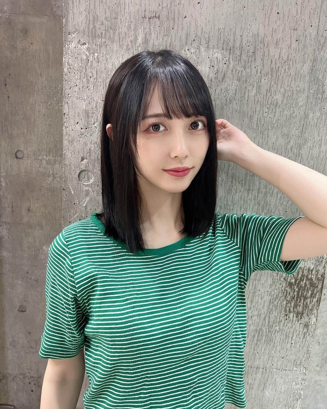 山戸優さんのインスタグラム写真 - (山戸優Instagram)「保科凜ちゃん(@tottoko_lin)New Hair🐧  カラーはイルミナカラーのミントグレーだよ🌱  シルクトリートメントもしてさらさらだよ！  いつもありがとう✨  10/22に幕張で6thワンマンあるから行くしか！！  #保科凜 #JamsCollection#ジャムズ #YMTworks#YMTcolor」9月9日 21時30分 - yamatoyu