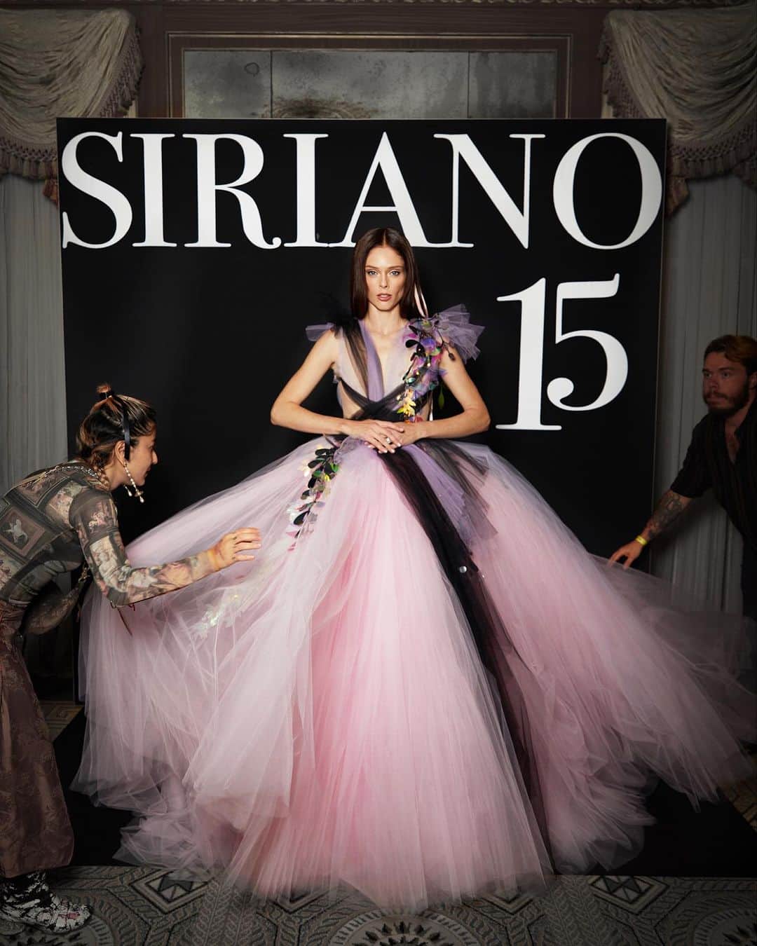 ココ・ロシャのインスタグラム：「What an honor to close @csiriano’s iconic 15th anniversary show last night with @siamusic - loved this moment 💕」