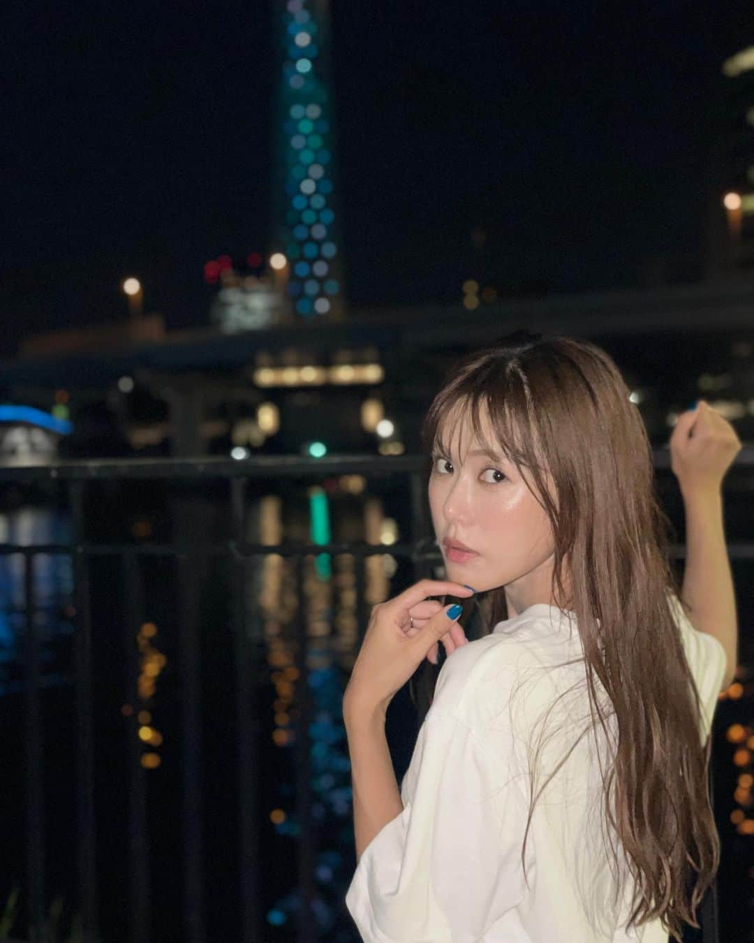 唐沢美帆のインスタグラム：「☽  iPhoneの夜間フラッシュ撮影 無加工(色味調整もアプリ加工もなし)でも めちゃくちゃ綺麗に撮れるのでお勧めだよー⚑  #TRUEさん #唐沢美帆 #anime #anisong  #アニメソング #iphone12pro  #フラッシュ撮影」