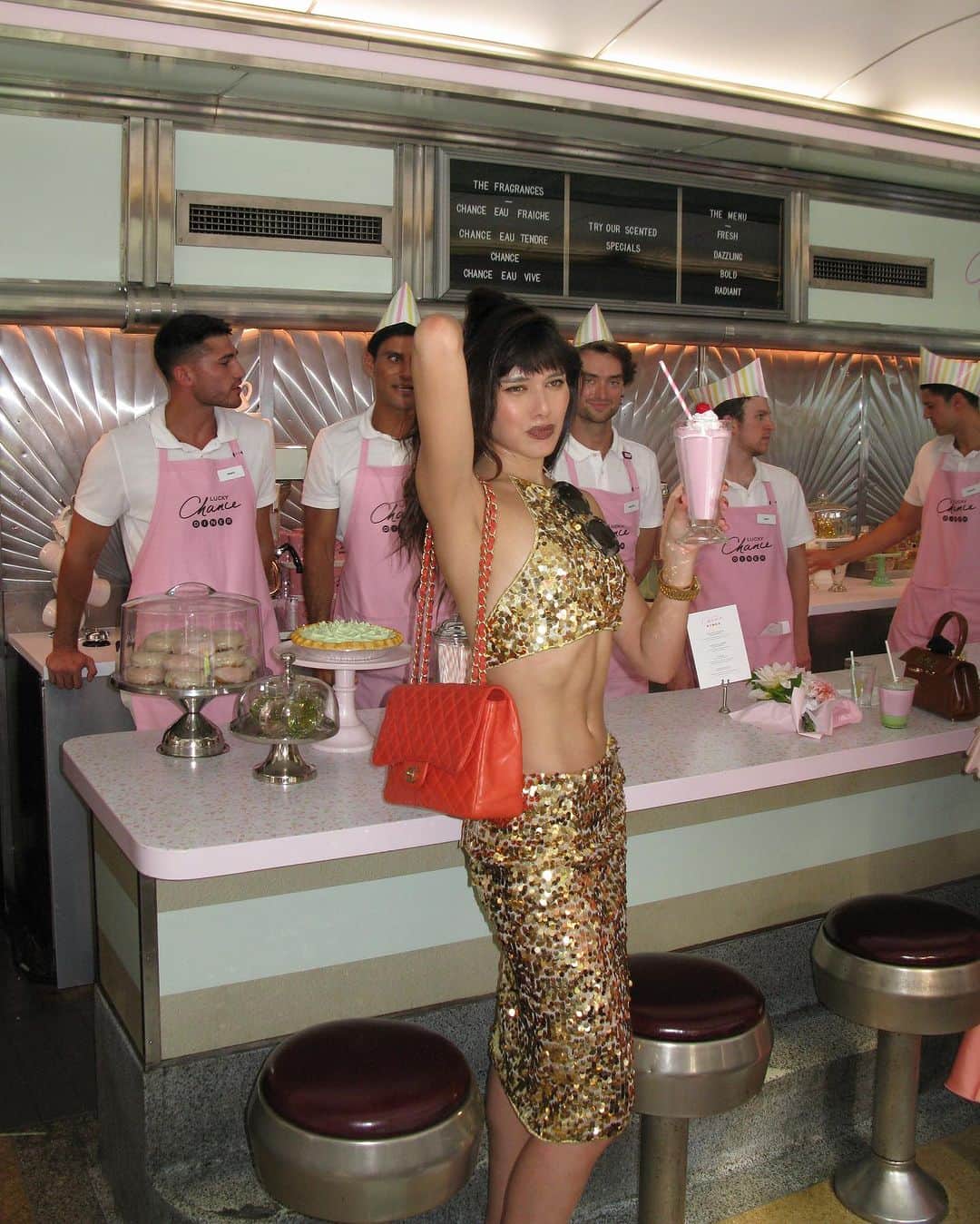 ナタリー・スアレスさんのインスタグラム写真 - (ナタリー・スアレスInstagram)「Brought the sparkles to the @chanel.beauty Lucky Chance Diner.🍦@welovecoco @chanelofficial」9月9日 21時34分 - natalieoffduty