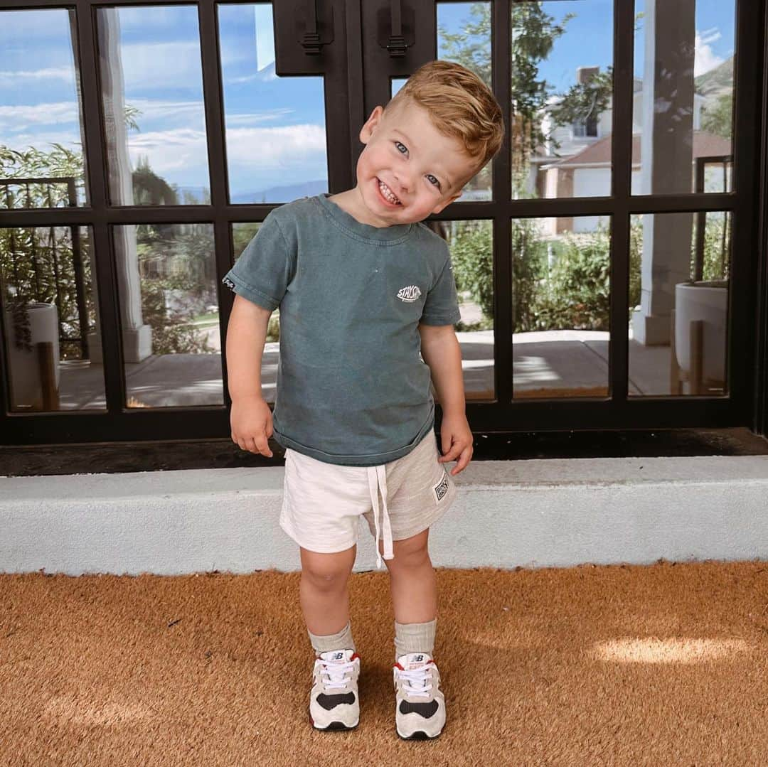 Cara Van Brocklinさんのインスタグラム写真 - (Cara Van BrocklinInstagram)「Our baby boy is 2 years old today!! It’s hard for me to say this without tears in my eyes, but they are definitely happy tears! He is the absolute light of our life! He can put a smile on anyone’s face with his little personality! I honestly didn’t know it was possible to have that big of a personality in that little of a body. He is my little buddy and I hope it always stays that way! I love you so much Chap and happy 2nd bday!」9月9日 21時46分 - caraloren