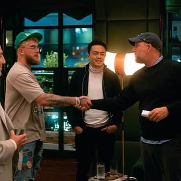 タビサシモンズのインスタグラム：「@supa_dupa_ & @jakepaul !!! @antifundvc @geoffreywoo !! Watch out world !!!! Last nights dinner #proudwifey」