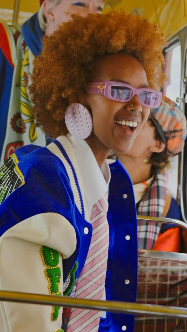 YOOX.COMのインスタグラム：「HIGH SCHOOL CONFIDENTIAL Start fresh! New beginnings call for new looks: discover preppy-punk styles on #YOOX」