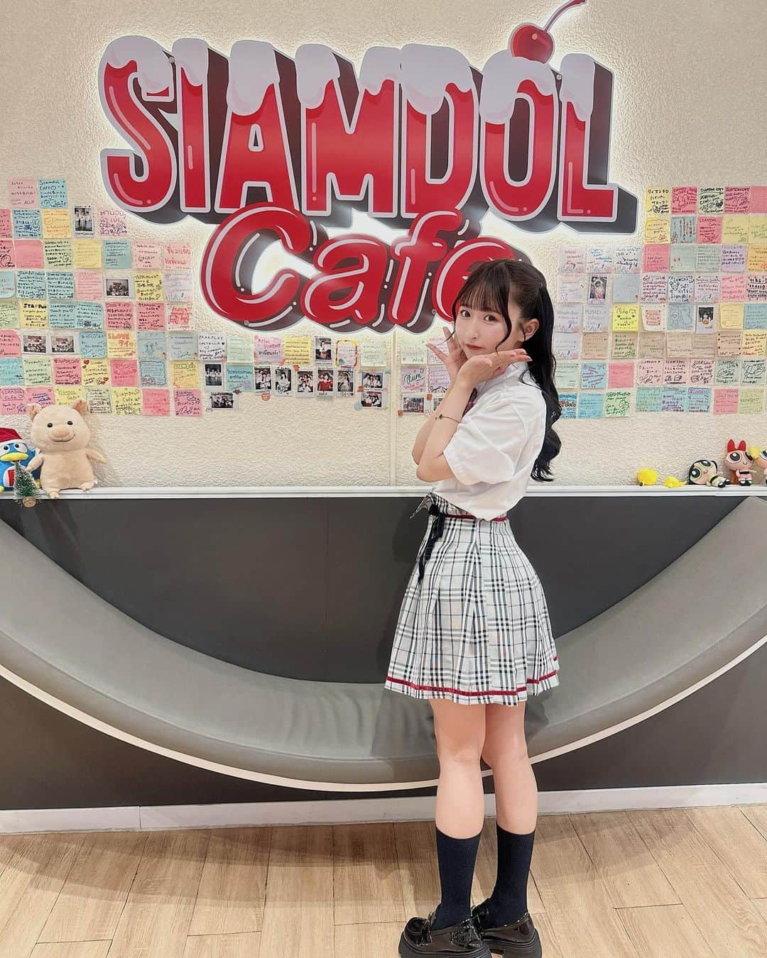 のインスタグラム：「♥ . . 全身👶🏻🍒🍒 . . #タイ #タイ旅行 #バンコク #バンコク旅行 #thai #thailand #thaistagram #Siamdolcafe #Siamdol #制服 #セーラー服 #制服女子 #JK #コスプレ #コスプレ女子 #japanesegirl #偶像 #4l4 #folow4folow #自拍」