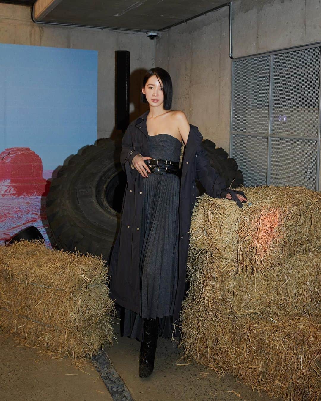 アイリーン・キムのインスタグラム：「#광고 콜라보를 통해 출시된 캐나다구스 FW23 컬렉션은 록 디자이너의 세련되고 우아한 실루엣과 미국 서부에서 영감을 얻은 맷의 향수 어린 일러스트가 결합 되었습니다🤍  @canadagoose @rokhofficial  #캐나다구스 #LiveInTheOpen #CanadaGooseKR」