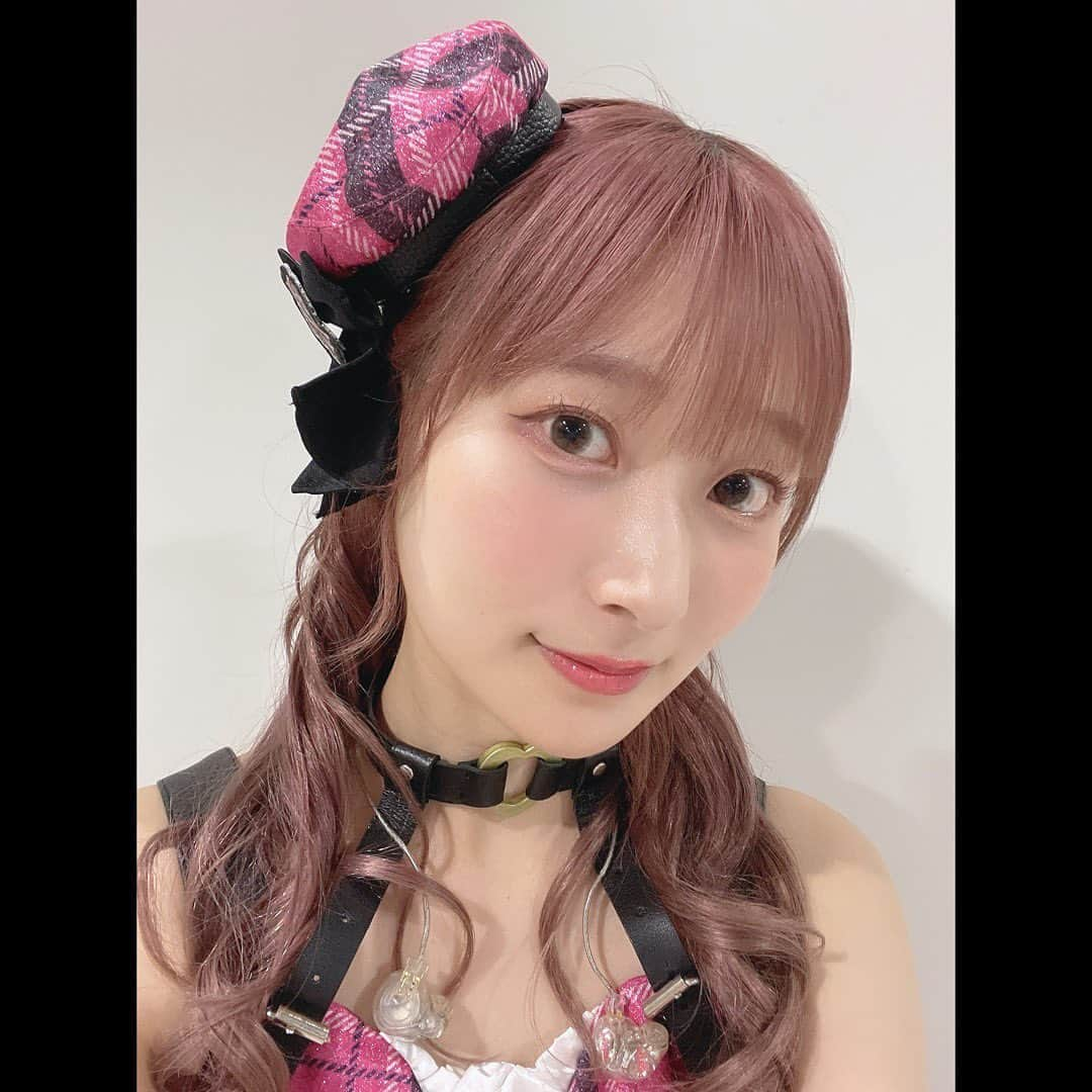 山下七海さんのインスタグラム写真 - (山下七海Instagram)「「THE IDOLM@STER CINDERELLA GIRLS Shout out Live!!!」 DAY1 ⁡ プロデューサーちゃん、今日はパッション溢れさせDAY1を楽しみました！ ステージに立ったり、声援もらったり、キャストのみんなとお話しできる幸せを噛み締めてたよ！！ ⁡ 大槻唯を待ってくださってたプロデューサーちゃんにも感謝しています💛🪽 今日を一緒に迎えてくれてありがとうございました！ ⁡ DAY2も楽しみます✨ ⁡ アンコール衣装は明日載せるね😉~♡ ⁡」9月9日 22時24分 - aishite773