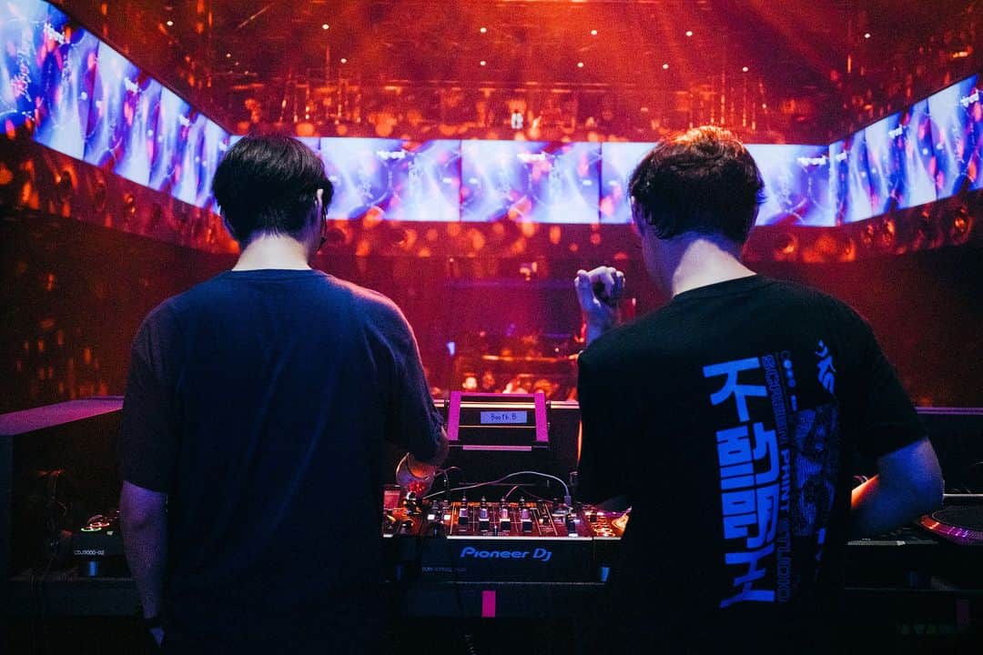 tofubeatsのインスタグラム：「9/1 High end at @zerotokyo_official B2B w/ @okadada  Photography by @funatsufunatsu」